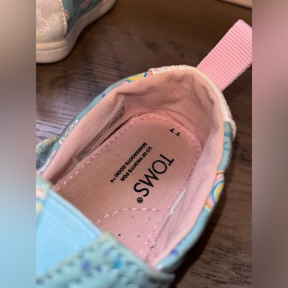 TOMS Toddler Girls Alpargata Weather Foil Graphic Slip On Flats size 7 - Picture 2 of 8